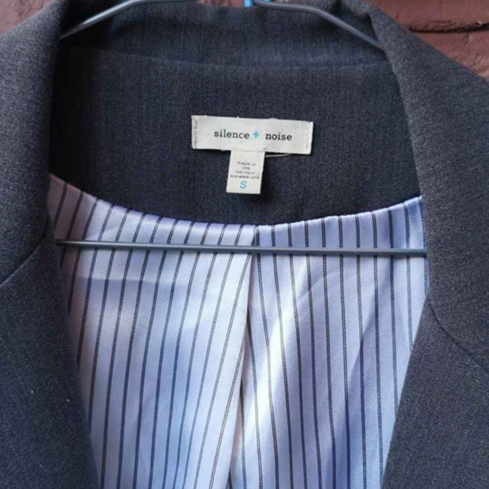 ‼️LAST CALL - Urban Outfitter Blazer - Picture 9 of 9
